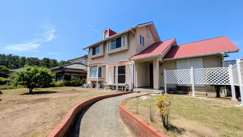 Fukuoka Private House near Beach & Path of Light - Image 1