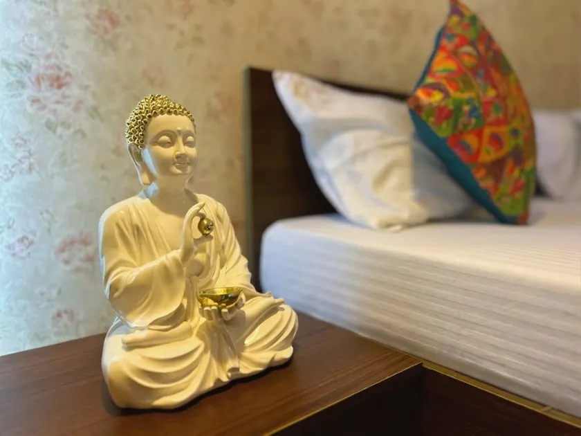 SkySuite 1BHK ChillPad |Metro•Work•WFH•NearMedanta - Image 1
