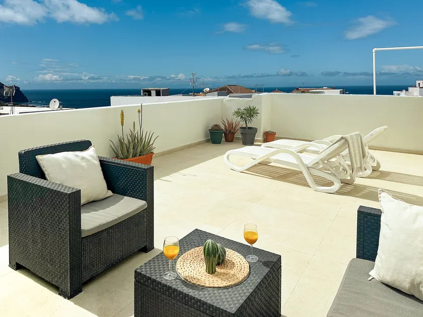 Sunset Terrace Studio - Ocean View - Top Floor - Image 1