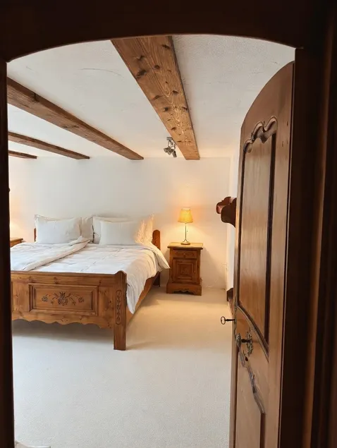 Panoramic apartment with charming swiss interior - Image 1