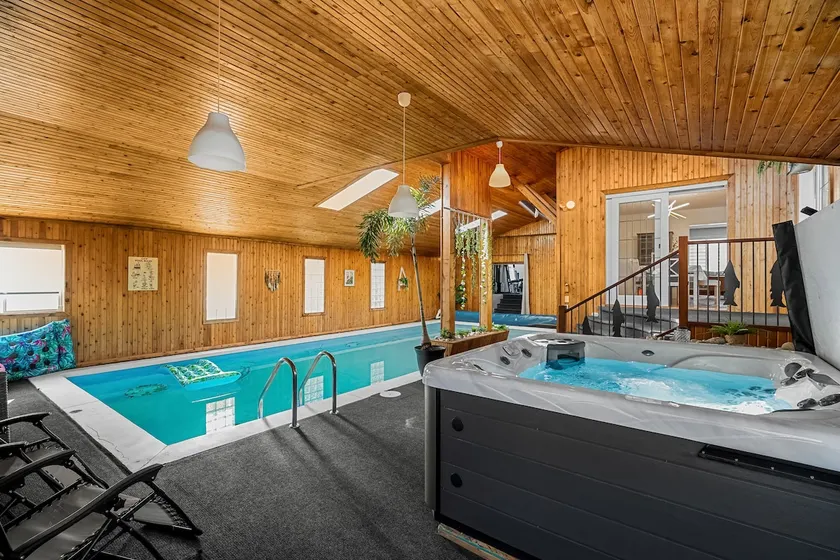 Luxe Paradise - Indoor Pool - Hotub - Sauna - Gym - Games - Image 1