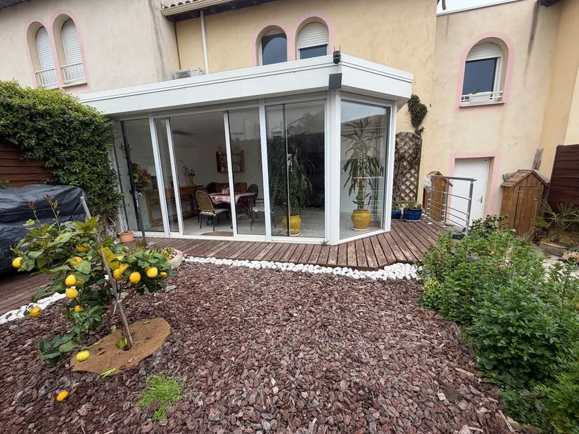 House with garden, 3 bedrooms - Image 1