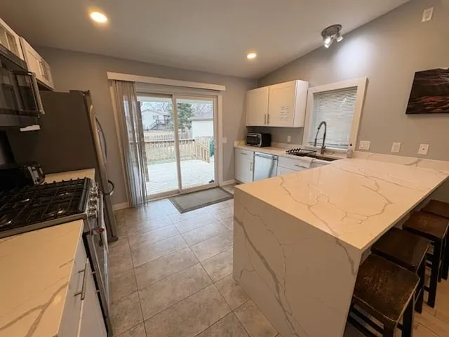 Spacious Home/Fenced Yard/10 Min to Madison - Image 1