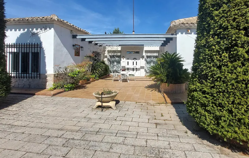 House in Banyeres de Mariola - Image 1