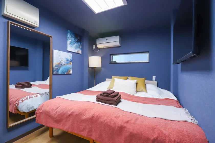 Room 201 | 2nd Floor, Wide King Bed, Entire Floor | Shibuya 18 min, Kichijoji 9 min - Image 1