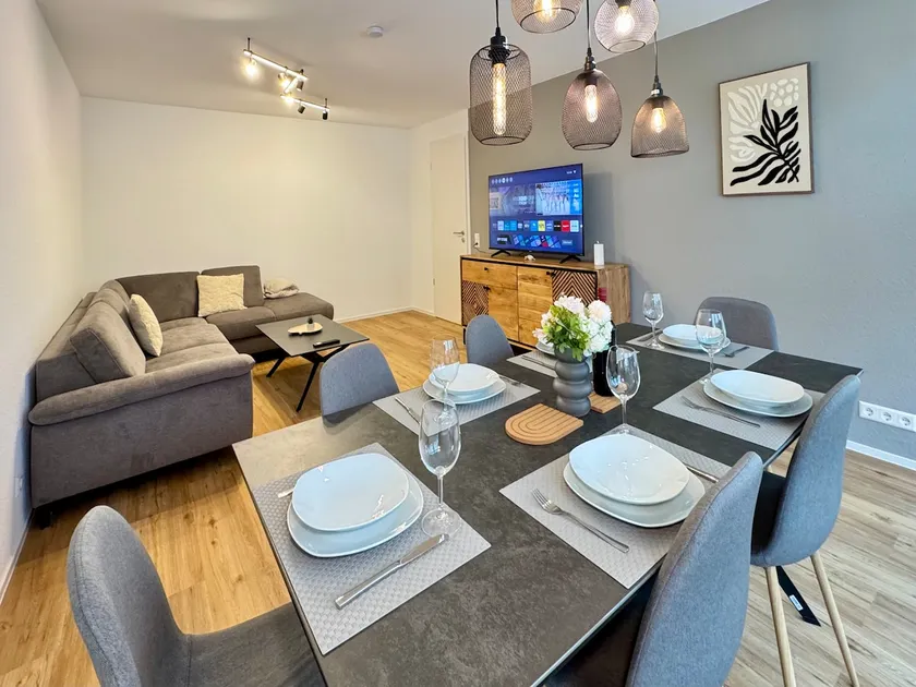 Modern, pet-friendly apartment near Mercedes - Image 1