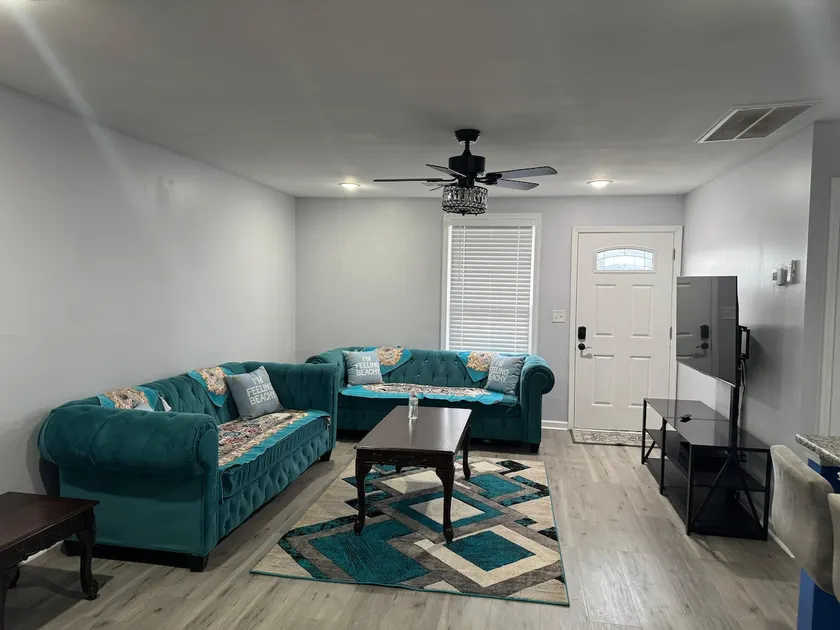 Modern 4BR 3Bath •2 Master • 20 Min Downtown - Image 1