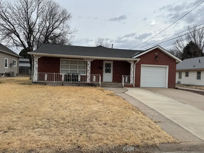 Spacious 2 Bedroom House room to spread out. - Image 1