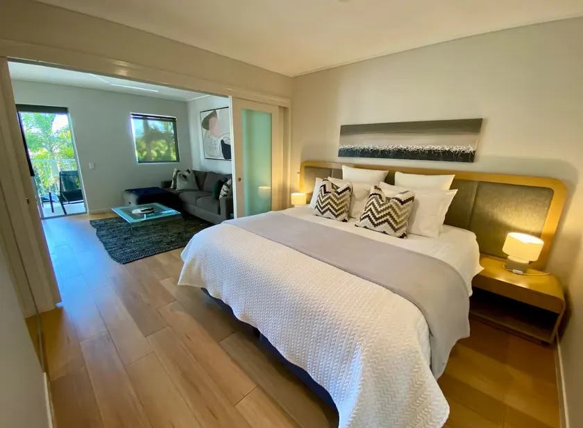 The Beach Retreat - 1 Bed Resort Staycay - Image 1