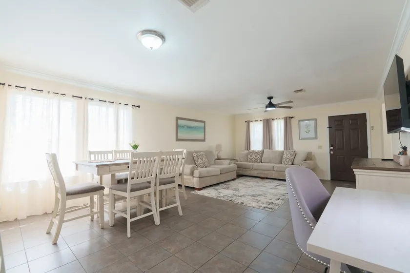 Home In Baytown| Rodeo & World cup ready! - Image 1