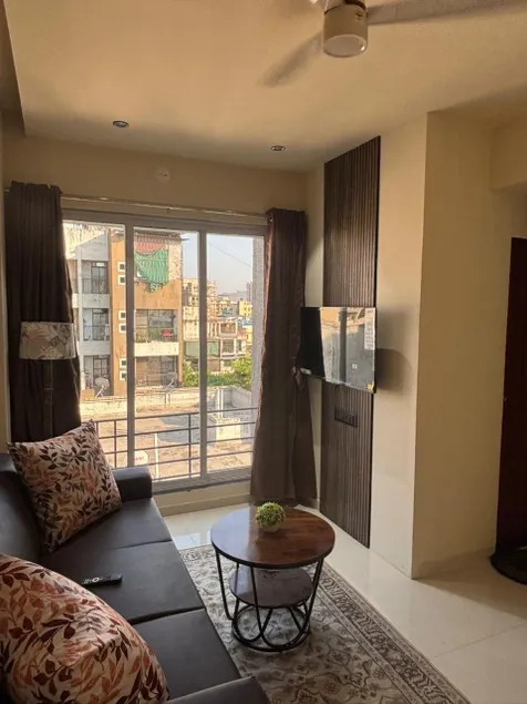 Serenity 601: 1Bhk Pvt Apt near Atal Setu & NMIA - Image 1