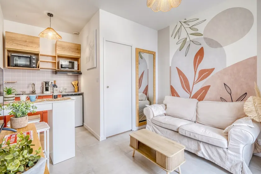 Elegant Romantic Suite in the Heart of Bordeaux - Image 1