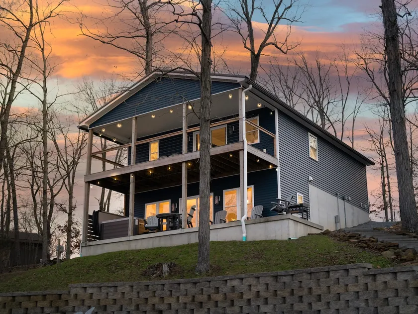 Blue Blessing, Hot tub, Waterfront, bunk room - Image 1