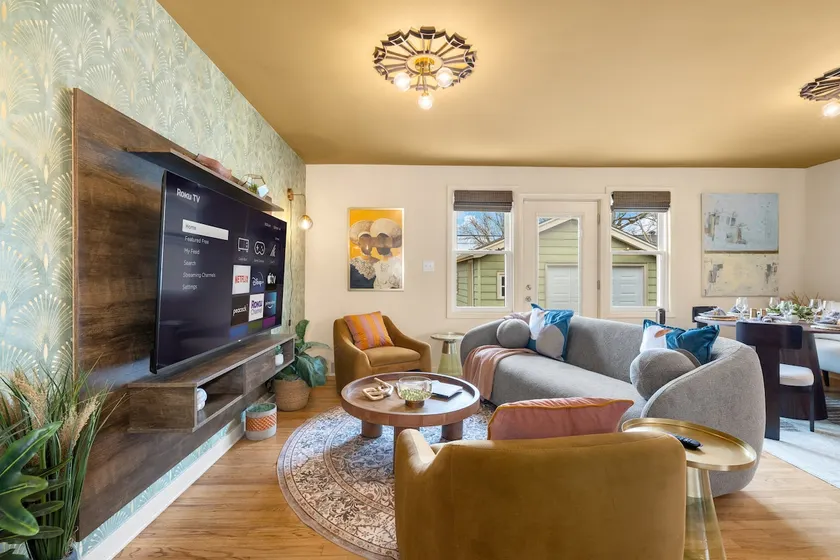 Nature Stay, Near Train, Coffee Bar, Game Room - Image 1