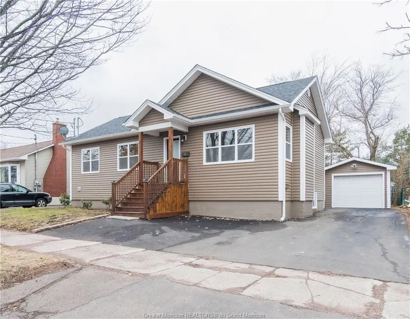 Sweet Basement Home by Moncton Hospital & Near UNI - Image 1
