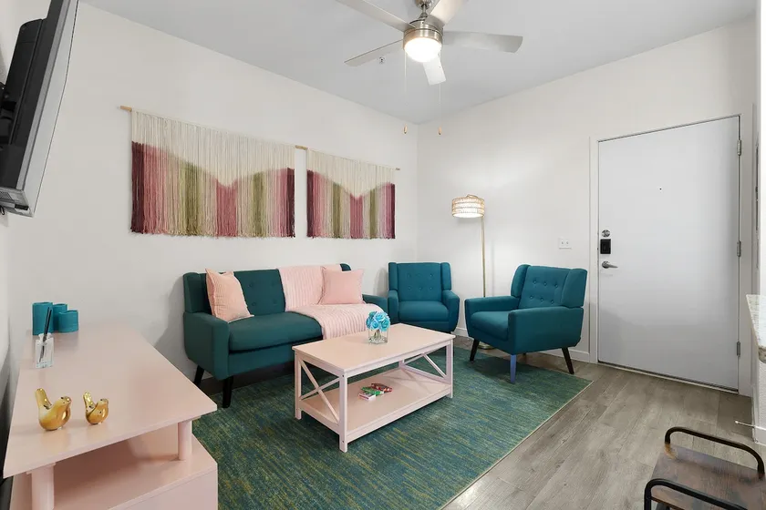 Tempe Urban Retreat 2BR Near ASU & Shops - Image 1