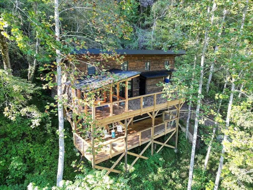 Cast & Unwind | Yadkin River Cabin - Image 1