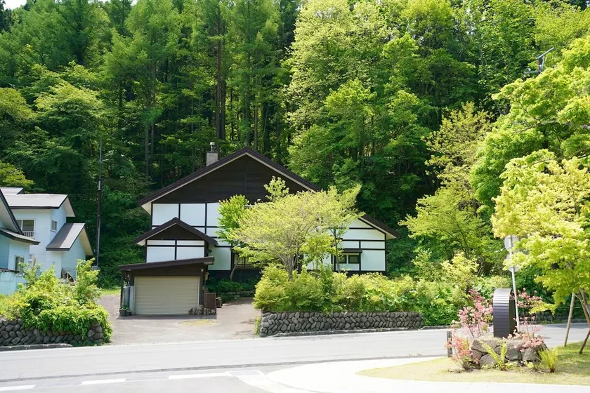 Private rental accommodation at the entrance to the Oirase Gorge | Excellent access to Lake Towada and Mt. Hakkoda | Pets allowed | Free parking - Image 1