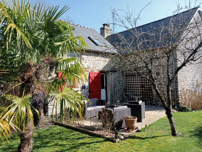 Beautiful stone house with its bucolic garden - Image 1