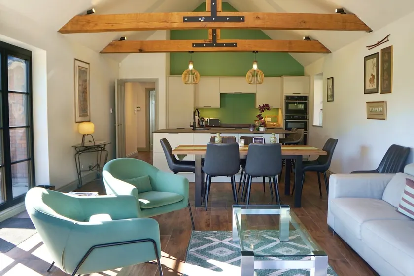 Knowle Grange Guest House - Image 1