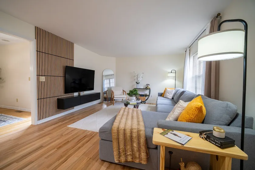 Sleeps 8 Near Keeneland + Basement Lounge - Image 1
