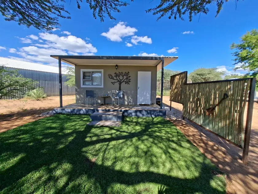 Small Willow Bungalow - Image 1