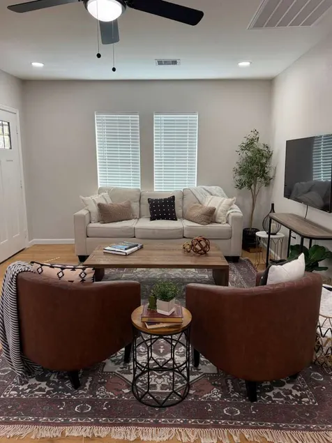 Valverde Family Haven - Image 1