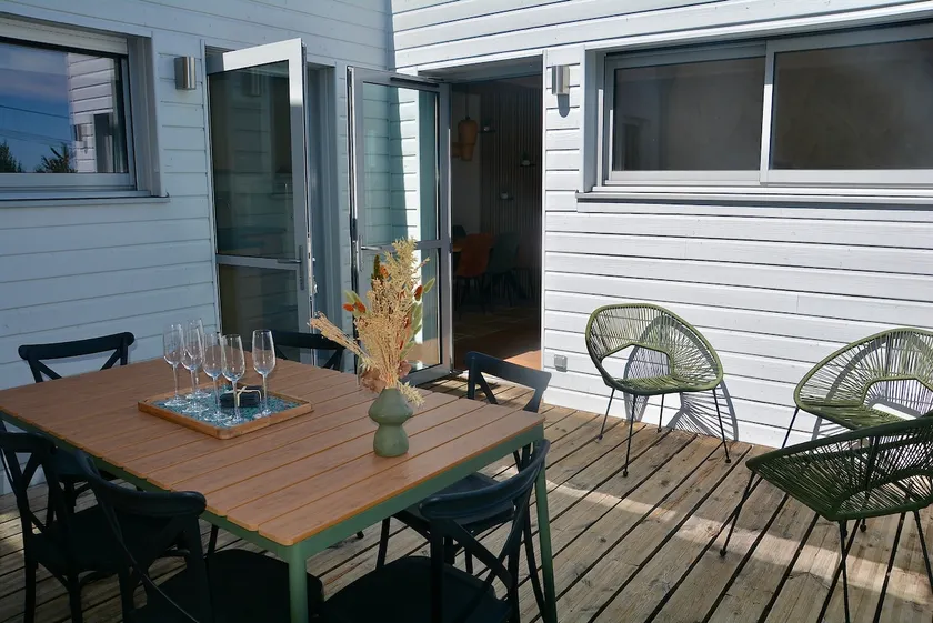 3-bedroom apartment with terrace & parking / Laval and Château-Gontier - Image 1