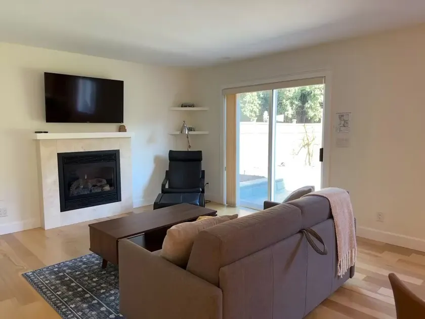 Spacious Suite with King Bed & Walkable Location - Image 1