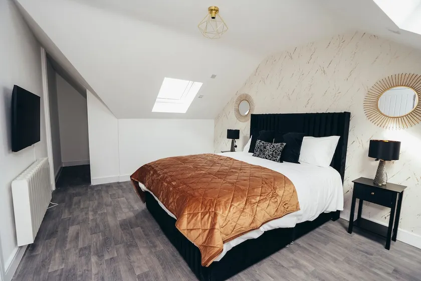 Queensferry Collection Residence 8 - Image 1