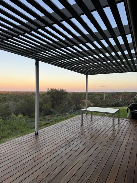 Rieu House - Clifftop Murray River Stay - 4 BED - Image 1