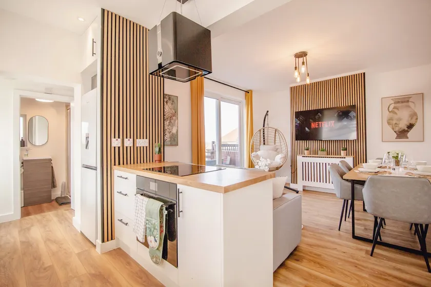 Golden Luxury Retreat 2 Bath Parking 16PPL - Image 1