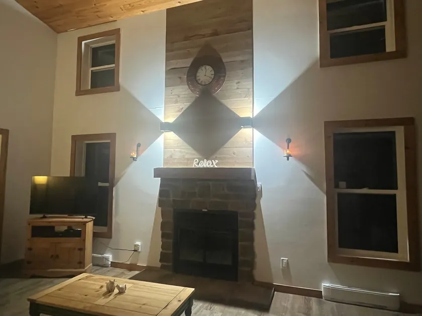 Victoria Beach Retreat Rustic w/ modern amenities - Image 1