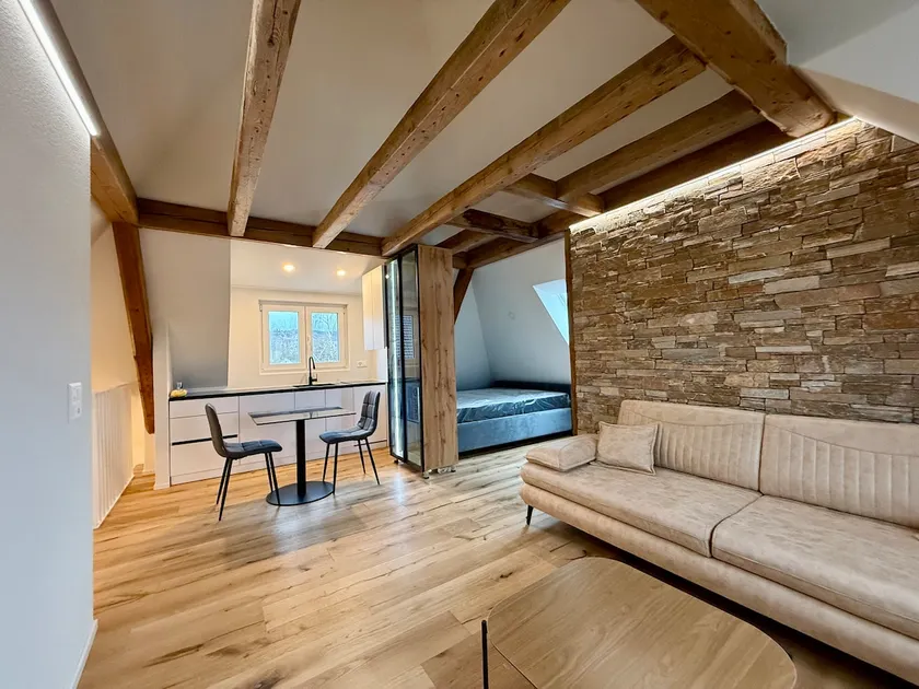 A nice and quiet place in the attic - Image 1
