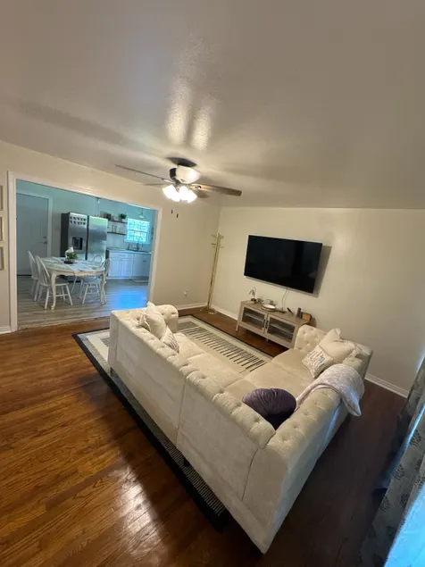 Casita Violeta - Image 1