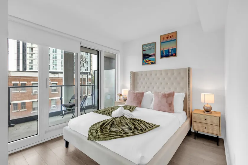 Refined 2BR near Queen Street and Allan Gardens - Image 1