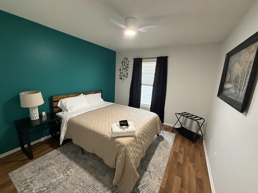 The Rosebud - Pet Friendly Duplex near Downtown - Image 1