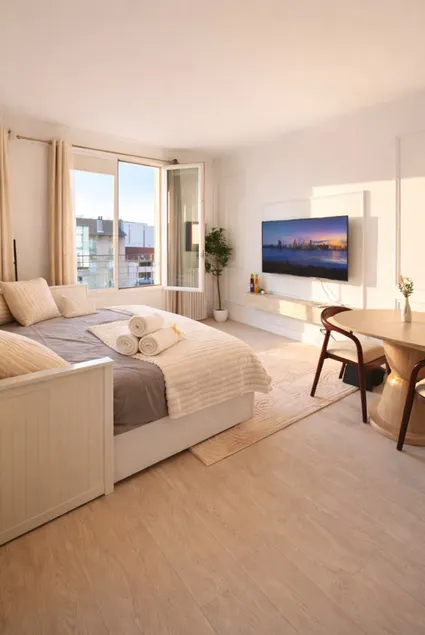 Elegant Paris Apartment • 15 min from Arc de Triomphe - Image 1