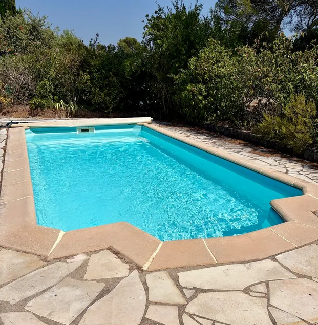 Charming studio with private pool - Image 1