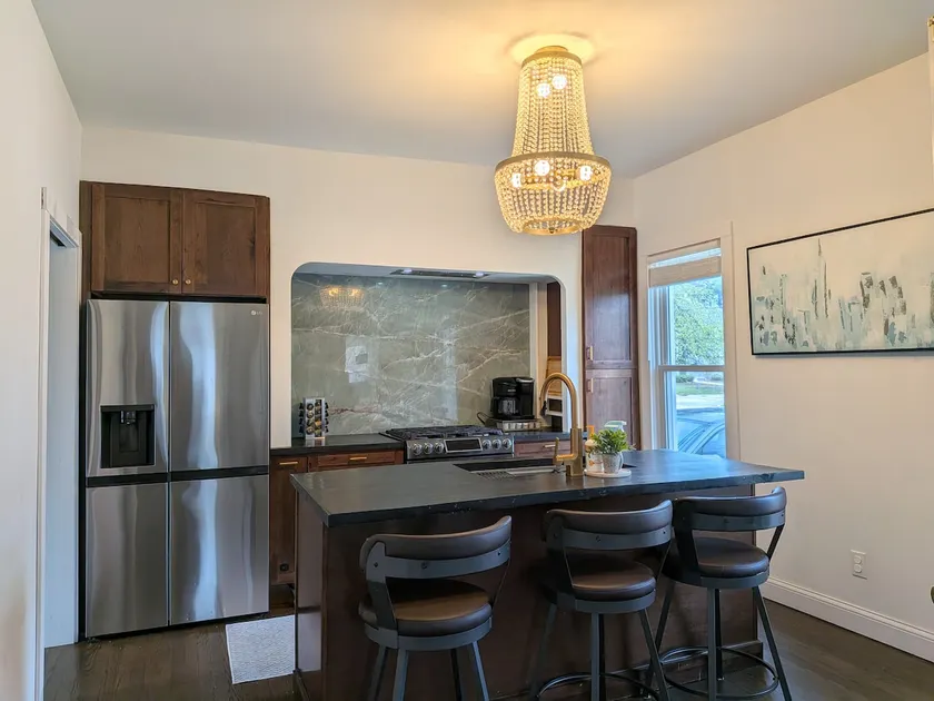 Spacious, Chic, Central - Image 1
