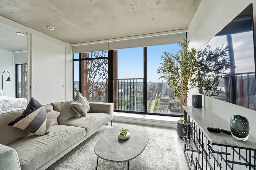 Prime Downtown Location 39th Floor Stunning Views! - Image 1