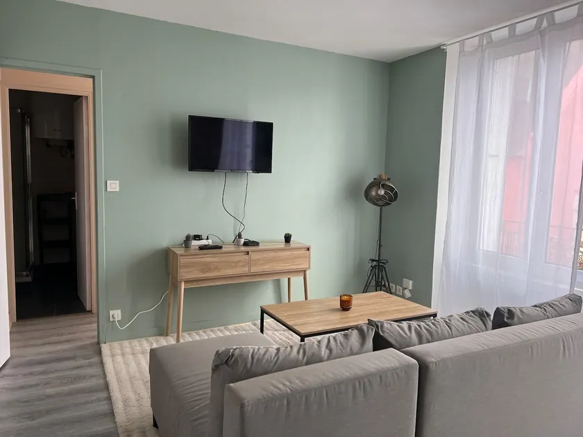 at Céline T2 St Michel - Image 1