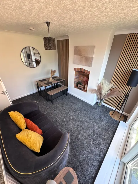 Stylish 3BR Home Near NEC, BHX, HS2 JLR - Image 1