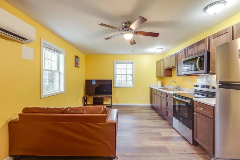 Gateway Downtown Ashland! Apt w/ Comforts of Home - Image 1