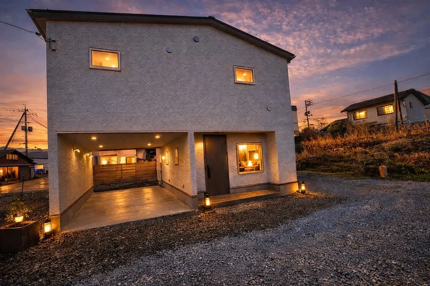 LeSon Ninomiya | Sleeps 6 | Entire building for rent with parking (Tsuyama) - Image 1