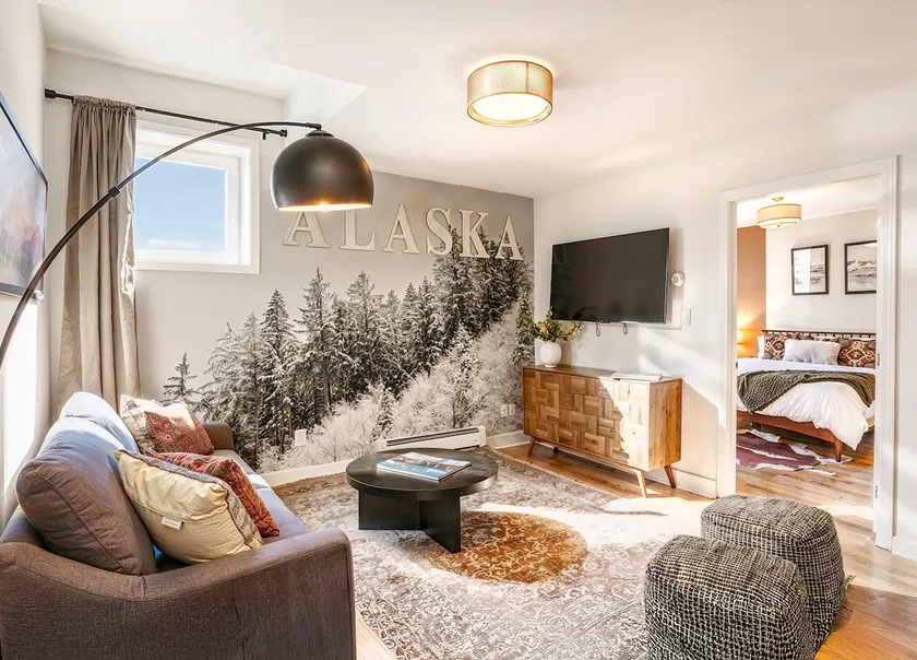 Walkable Downtown Location with Mountain Views - Image 1