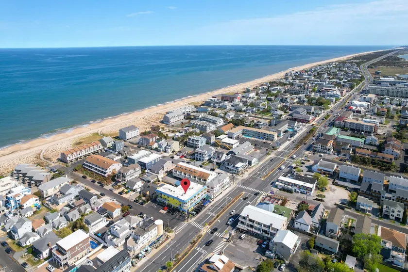 Coastal 1 Bed Sleeps 4 With Private Balcony - Image 1