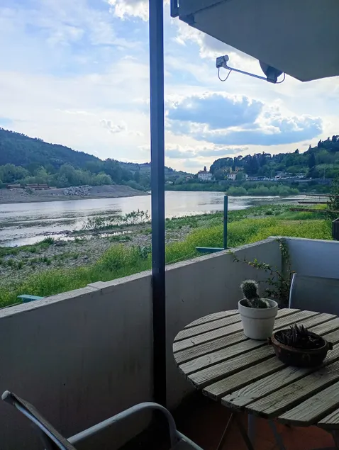 Florence in 15/20 min• River-view apartment - Image 1