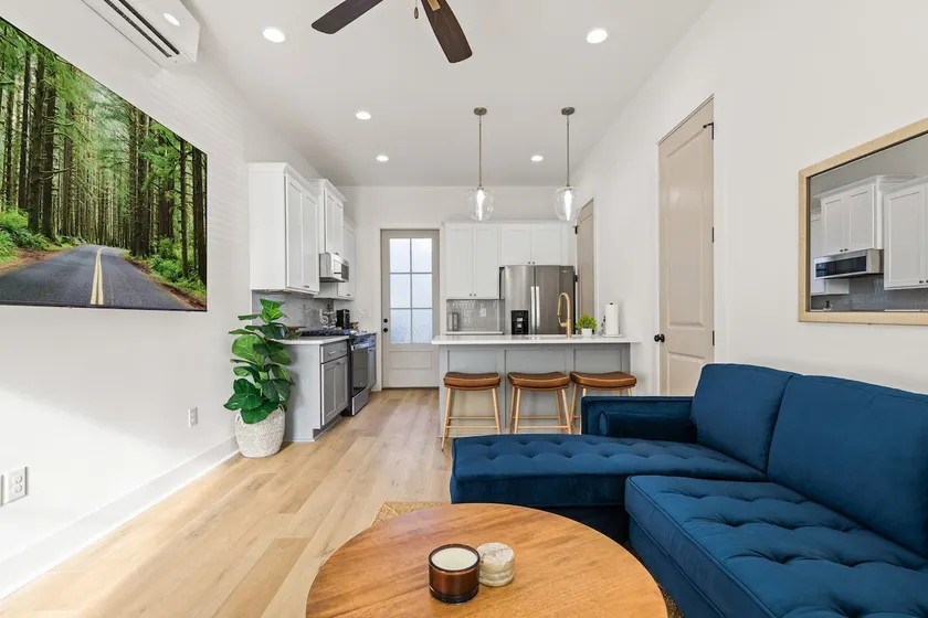 NEW Oakview Loft - River Ranch - 85 TV - Office - Nespresso - 2 King Beds - Image 1