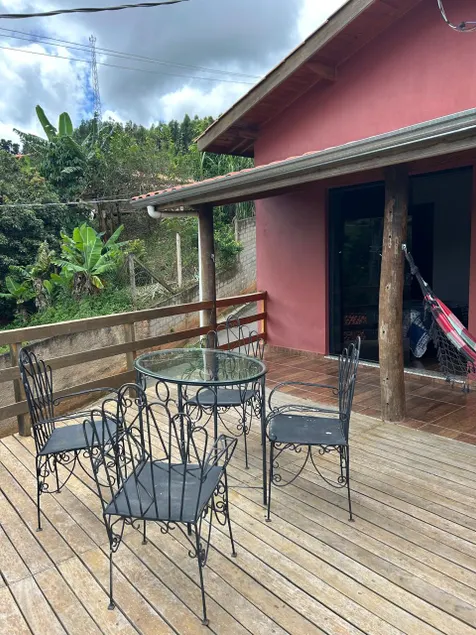 Red Cottage - Image 1